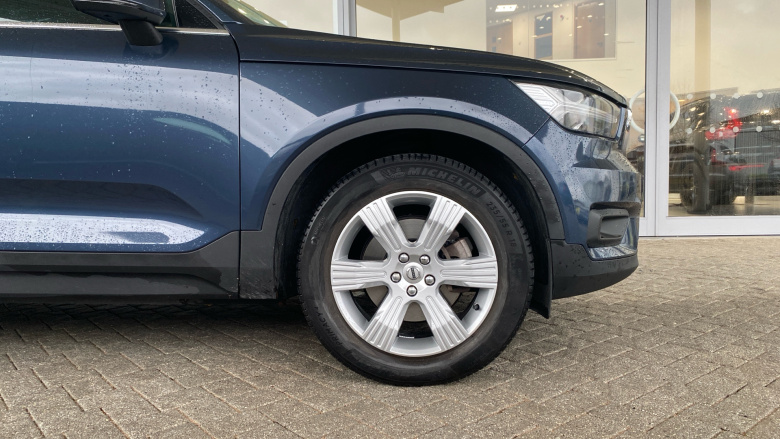 Volvo Xc40 2.0 B4P Inscription 5dr Auto Petrol Estate